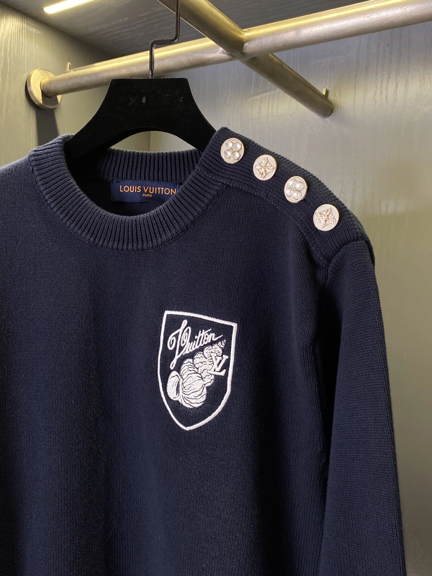 wg.luxury- 8V embroidery Cotton cashmere item:E-F020I2005